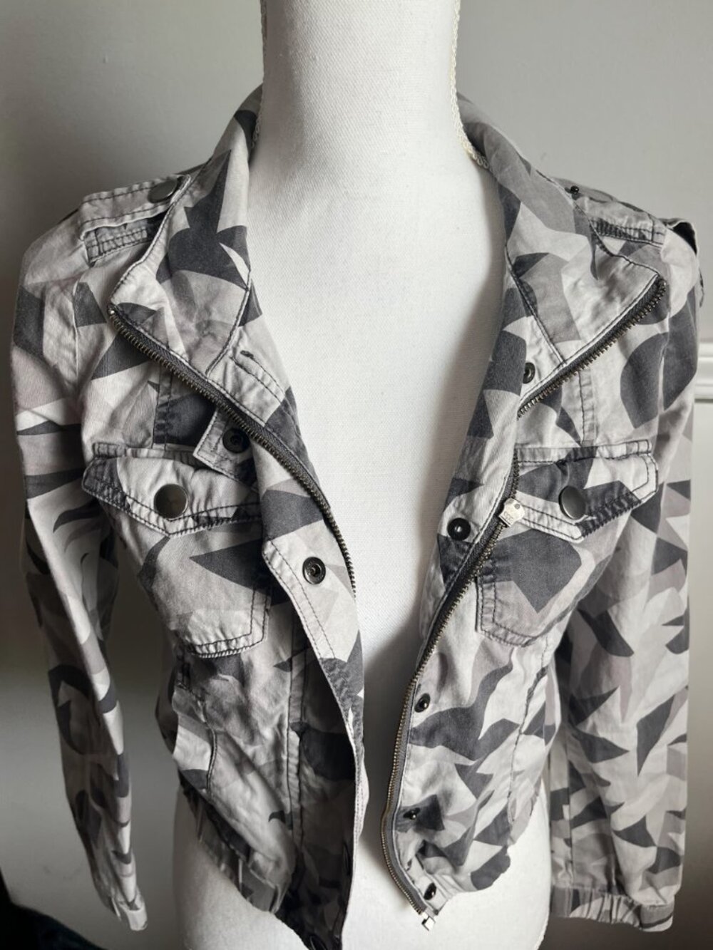RUBBISH Gray Geometric Camo Cropped Utility Jacket w zippers 100% Cotton SZ S